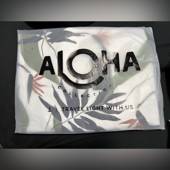 Aloha Collection Painted Birds Holo Holo Tote - Picture 2 of 8